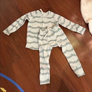 CHILDHOODS CLOTHING / PAJAMA SET
